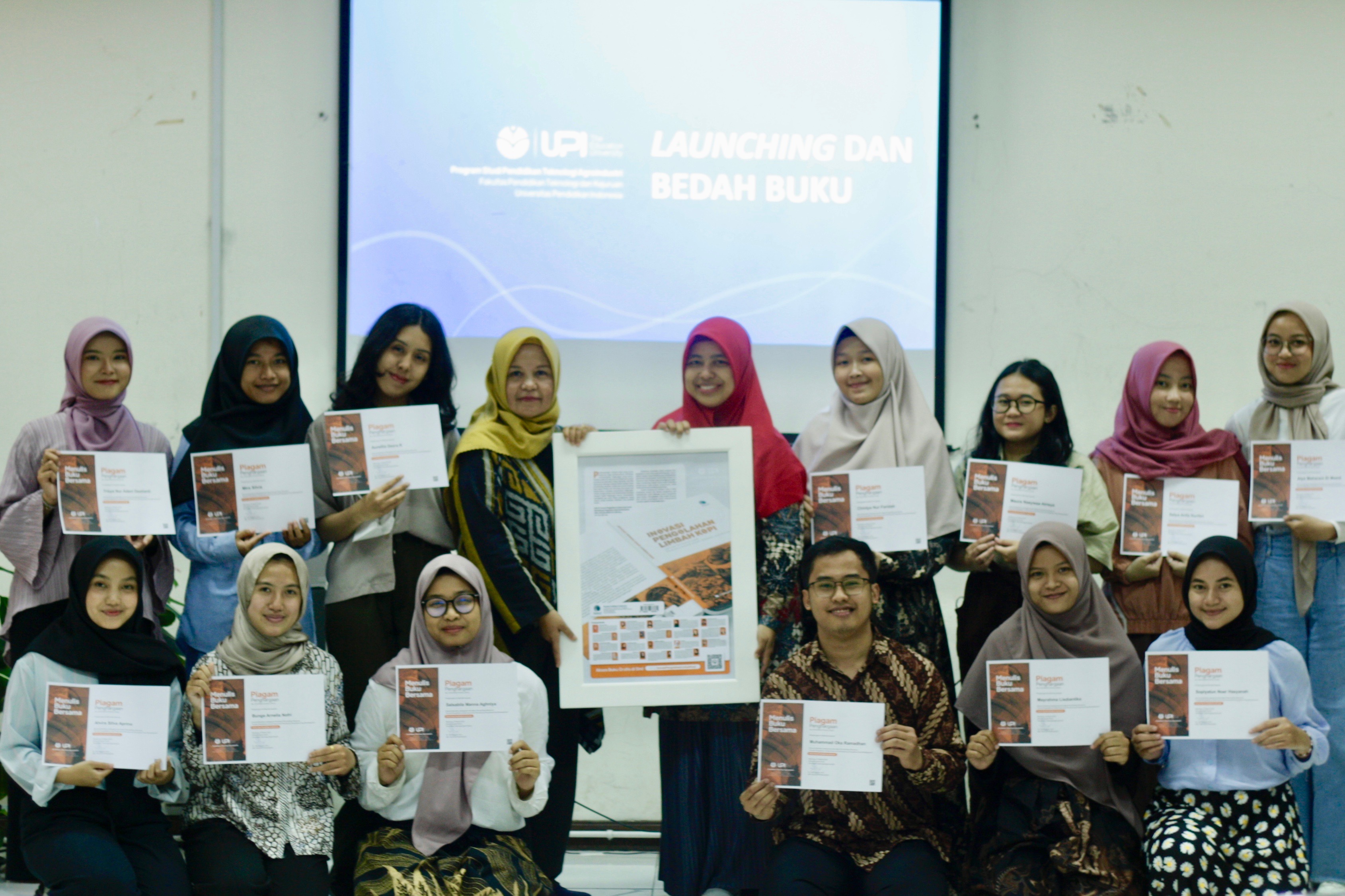 Mahasiswa dan Dosen Prodi Pendidikan Teknologi Agroindustri berkolaborasi dalam Launching Buku Inovasi Pengolahan Limbah Kopi