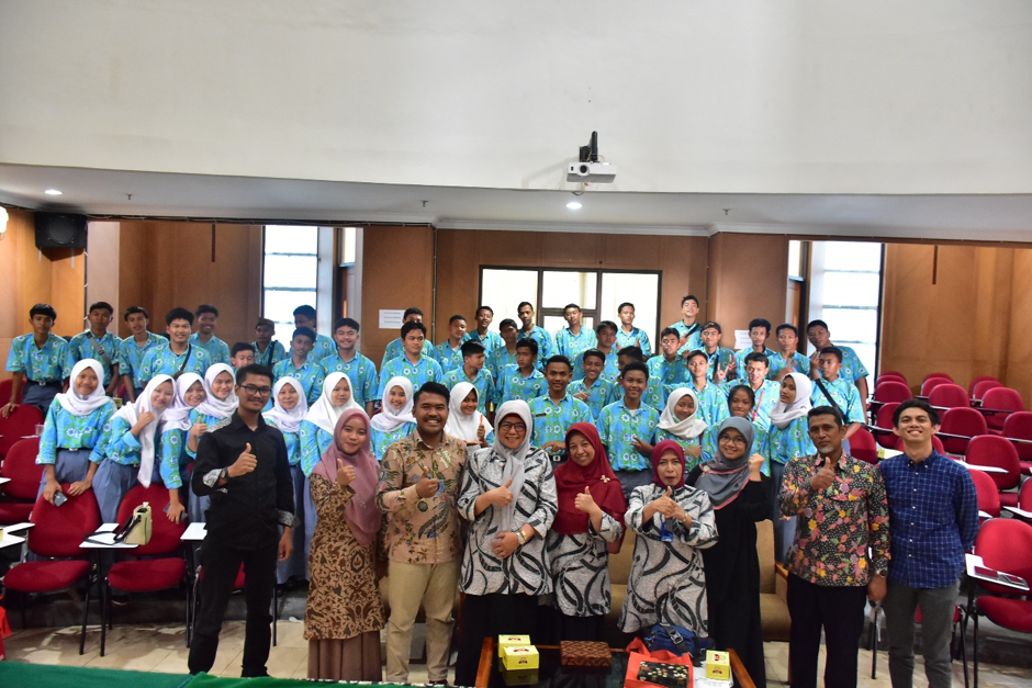 FPTK UPI Terima Kunjungan Siswa SMK Negeri 1 Kemang Bogor 