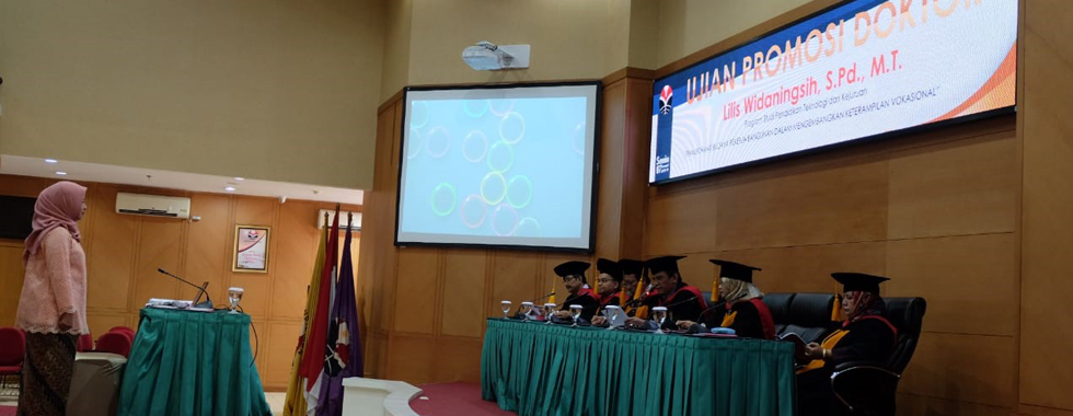 Lilis Widaningsih Raih Gelar Doktor 