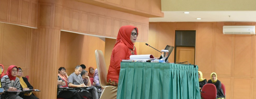 SRI SUBEKTI RAIH GELAR DOKTOR