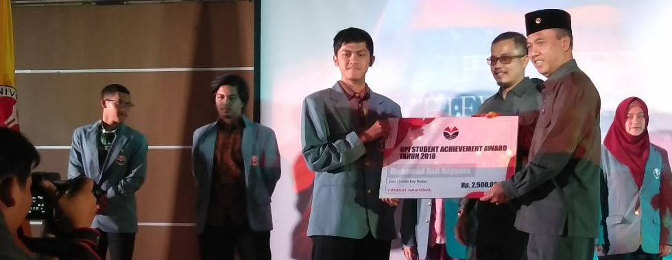 Muhamad Rafi Anggara Juara 1 Pilmapres UPI 2019