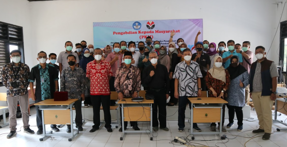 Departemen Pendidikan Teknik Elektro FPTK UPI Selenggarakan kegiatan Pengabdian kepada Masyarakat di SMKN 1 Sukatani
