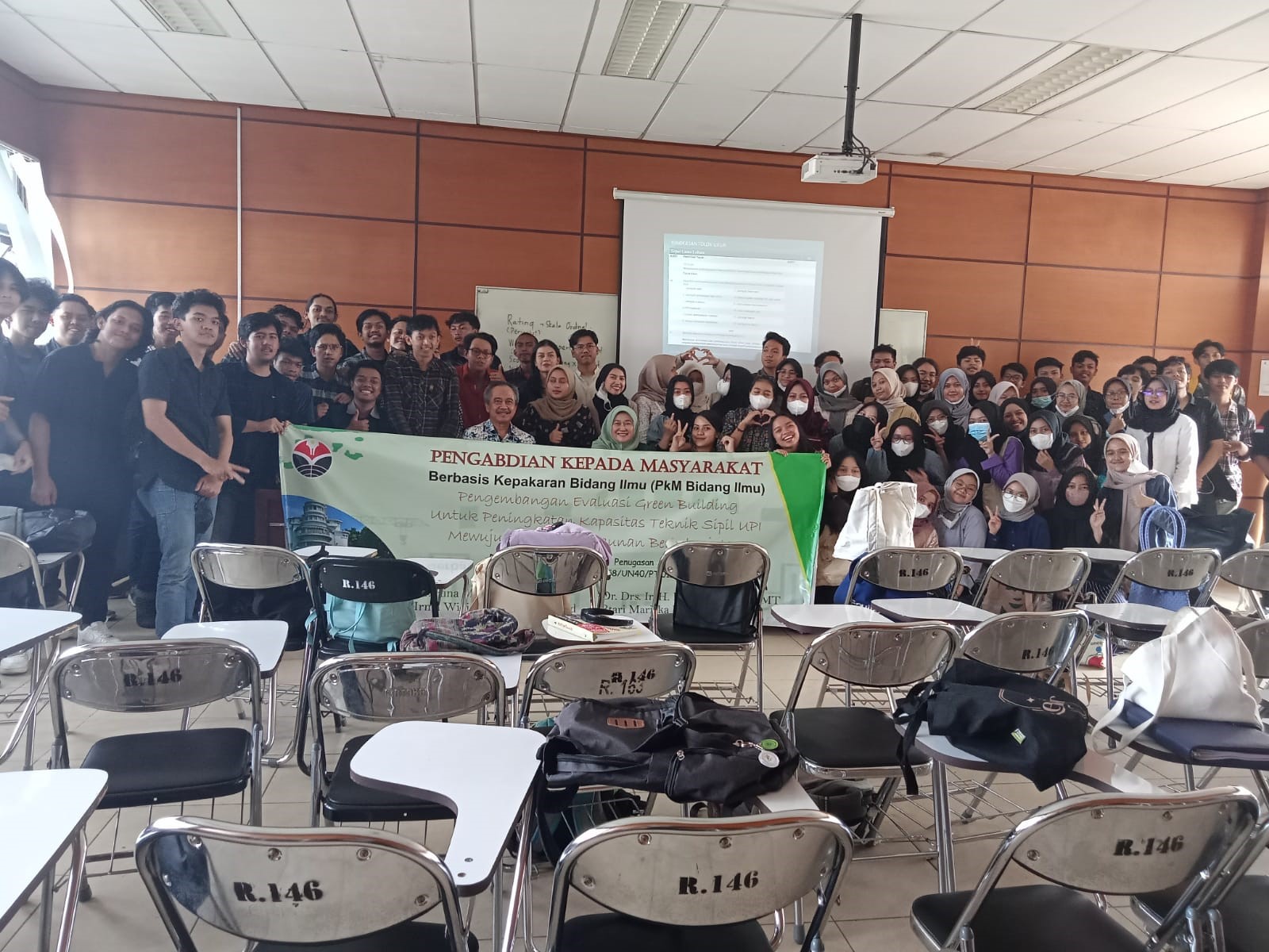 Tim PkM Dosen Prodi Teknik Sipil selenggarakan pelatihan peningkatan kapasitas Mahasiswa Teknik Sipil tentang pengembangan konsep Green Building