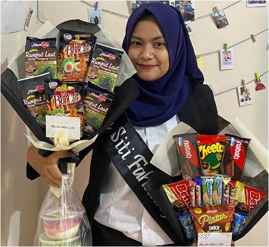 Ihfa Siti Fahliani , Wisudawan Terbaik Jenjang Sarjana FPTK UPI dengan IPK 3,83 