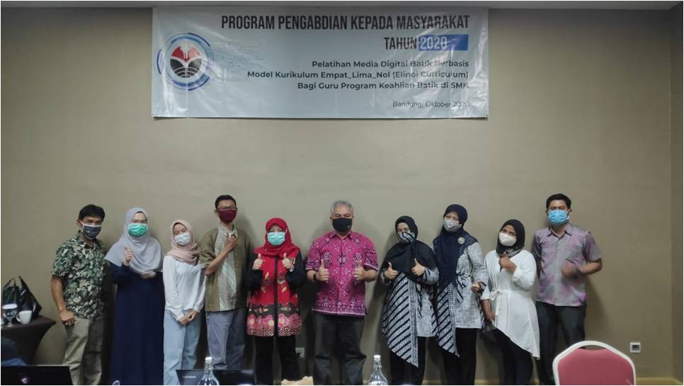 Community Service Team for Family Welfare Education Study Program Successfully Organizing Digital Batik Media Training: Preparing Future Generations to Face the Industrial Revolution Era 4.0 and 5.0