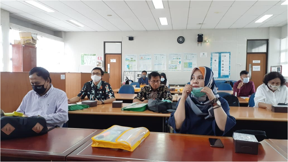 Workshop Pengembangan Kurikulum Prodi PTOIR : Harus Sesuai Dengan Tujuan Pendidikan Nasional