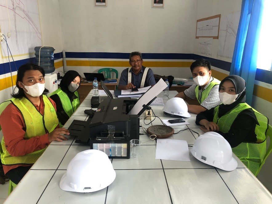 Empat Mahasiswa Prodi Pendidikan Teknik Bangunan Selesai Mengikuti MBKM Magang Industri
