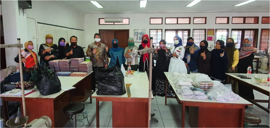 UPI PEDULI COVID 19 : PRODI PENDIDIKAN TATA BUSANA FPTK PRODUKSI 10.000 MASKER