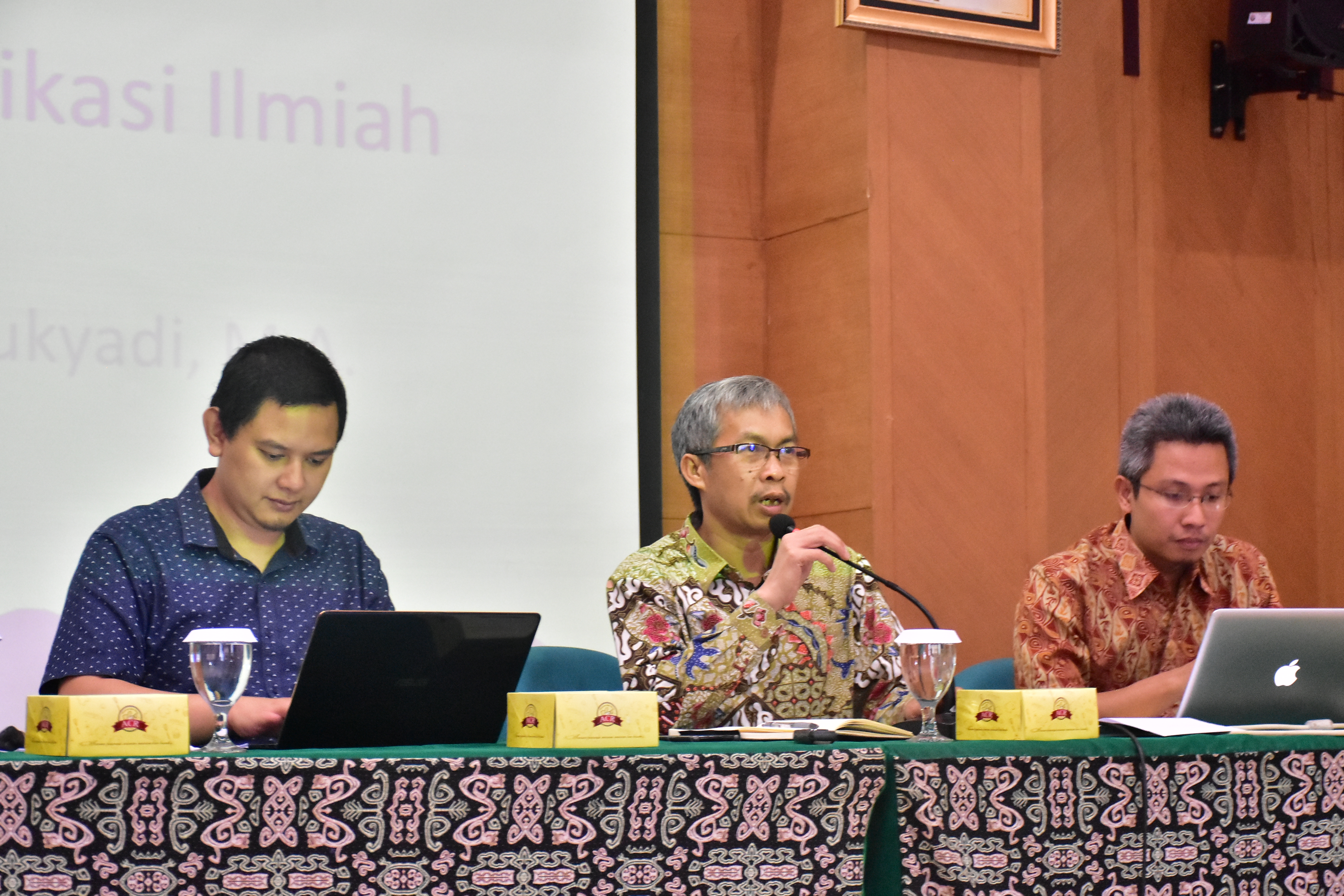 Wakil Rektor Bidang Riset, Kemitraan, dan Usaha UPI Berikan Sosialisasi Akselerasi Publikasi Ilmiah  