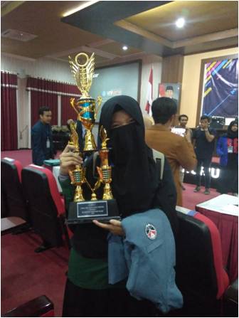 Dapat Beasiswa dari DIKTI, Sinta Sintia Menjadi Wisudawan Terbaik Prodi Pendidikan Teknik Bangunan