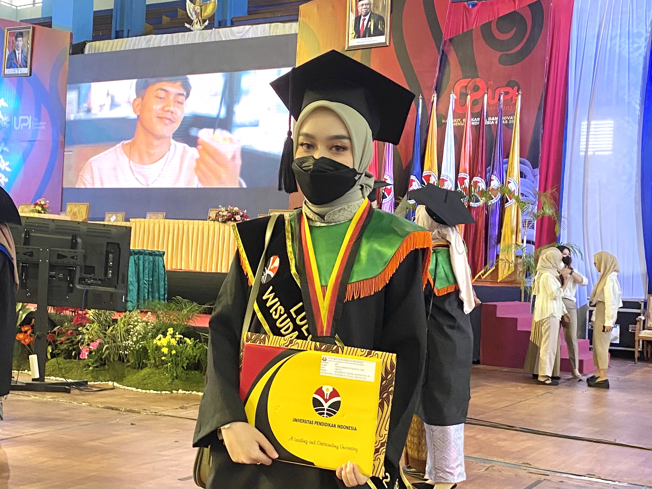 Alifa Adzani Atalia Suherman Terpilih Menjadi Wisudawan Terbaik pada acara Wisuda Gelombang III FPTK UPI Tahun 2022