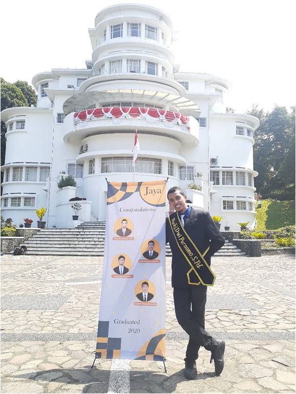 Berniat ingin membanggakan kedua orangtua, Rizki Dwi Purnomo, Berhasil Dinobatkan sebagai Wisudawan Terbaik Prodi Pendidikan Teknik Elektro