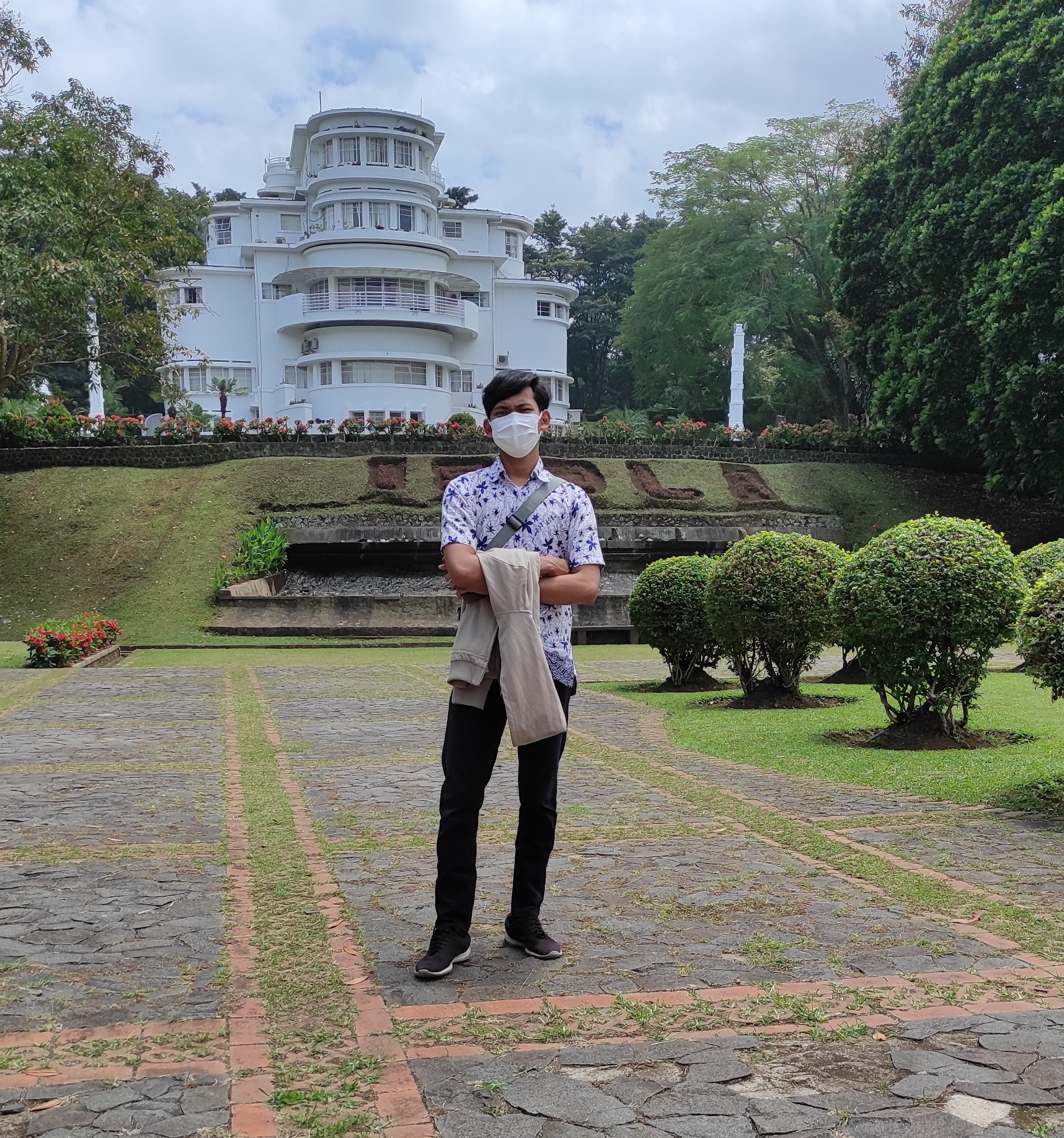 Alex Bakhtiar: Mahasiswa Asal Cirebon Raih Lulusan Terbaik Tingkat Prodi  Diploma III Teknik Mesin