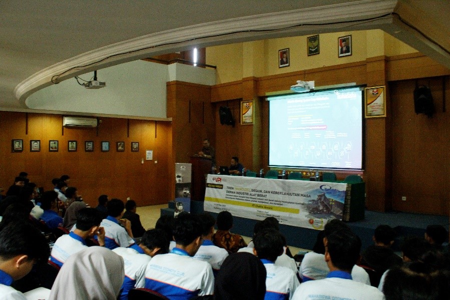 Kuliah Umum Prodi PTO dan PT Cakra Jawara Tentang Tren Teknologi, Desain, dan Keberlanjutan Masa Depan Industri Alat Berat