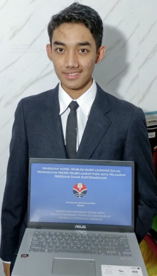 Muhammad Iqbal Rahmatullah Wisudawan Terbaik Tingkat Prodi Pendidikan Teknik Mesin Berpredikat Cumlaude