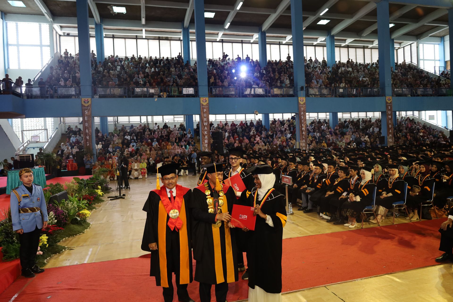 FPTI UPI Catat Sejarah dengan 773 Lulusan Baru: Komitmen pada Pendidikan Berkualitas dan Ketenagakerjaan Berkelanjutan