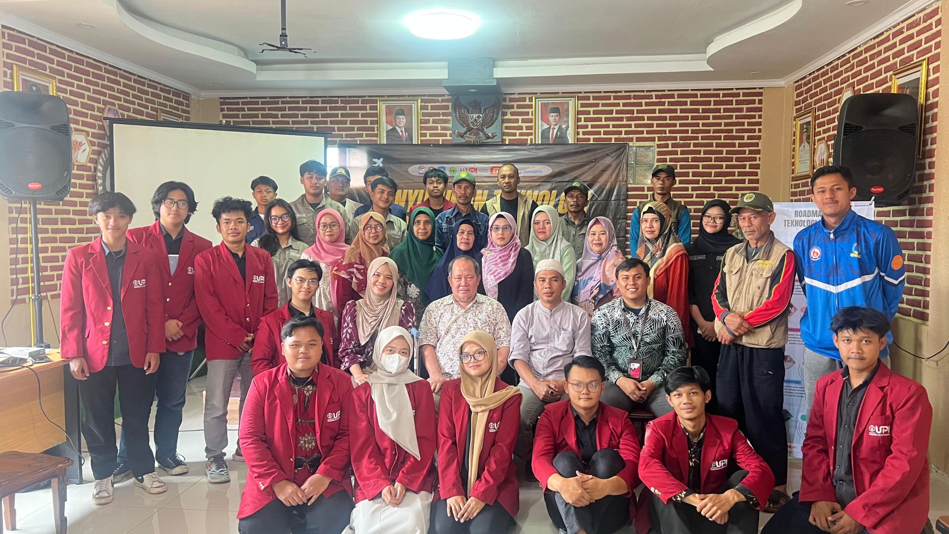 Tim Dosen Fakultas Teknik dan Industri, Universitas Pendidikan Indonesia Gelar Pengabdian Masyarakat di Desa Cimenyan: Inovasi Dry House Berbasis IoT dan Fotovoltaik Tingkatkan Kualitas Kopi