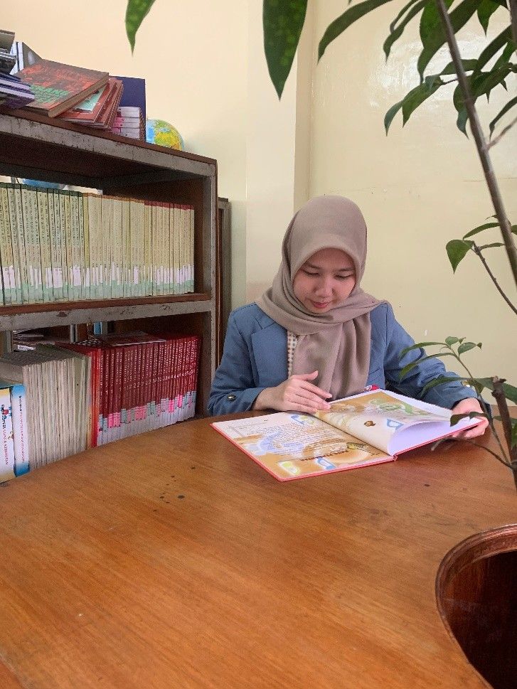 Langkah Kecil dari Desa Gunung Besar: Angel Citra Lestari, Wisudawan Terbaik Ketiga FPTI UPI Wujudkan Mimpi Lewat Pendidikan Berkualitas