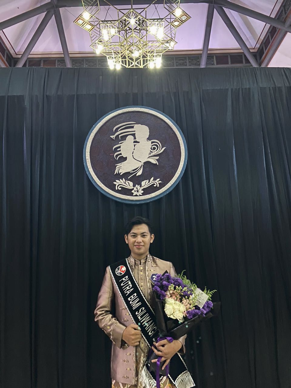 Ramdani Mahasiswa FPTI Raih Gelar Putra Bumi Siliwangi 2025 pada Grand Final PPBS UPI