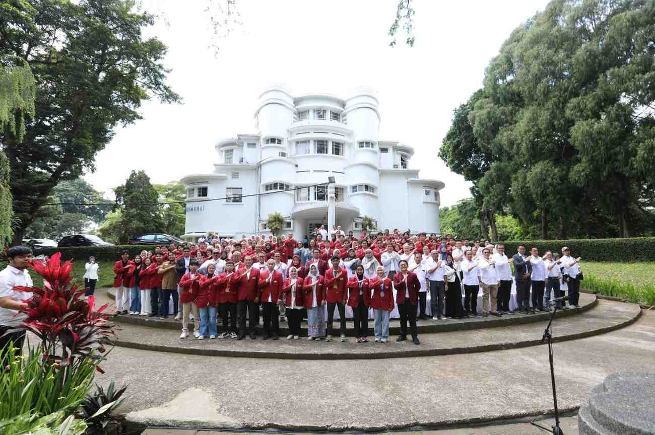 Dua Tim FPTI Peraih Medali Nasional Hadiri Apresiasi Rektor