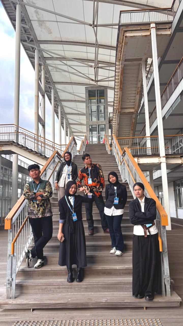 Enam Mahasiswa Arsitektur FPTI UPI Presentasikan Riset Low Carbon Design pada Konferensi Internasional AILCD 2026 di Jepang
