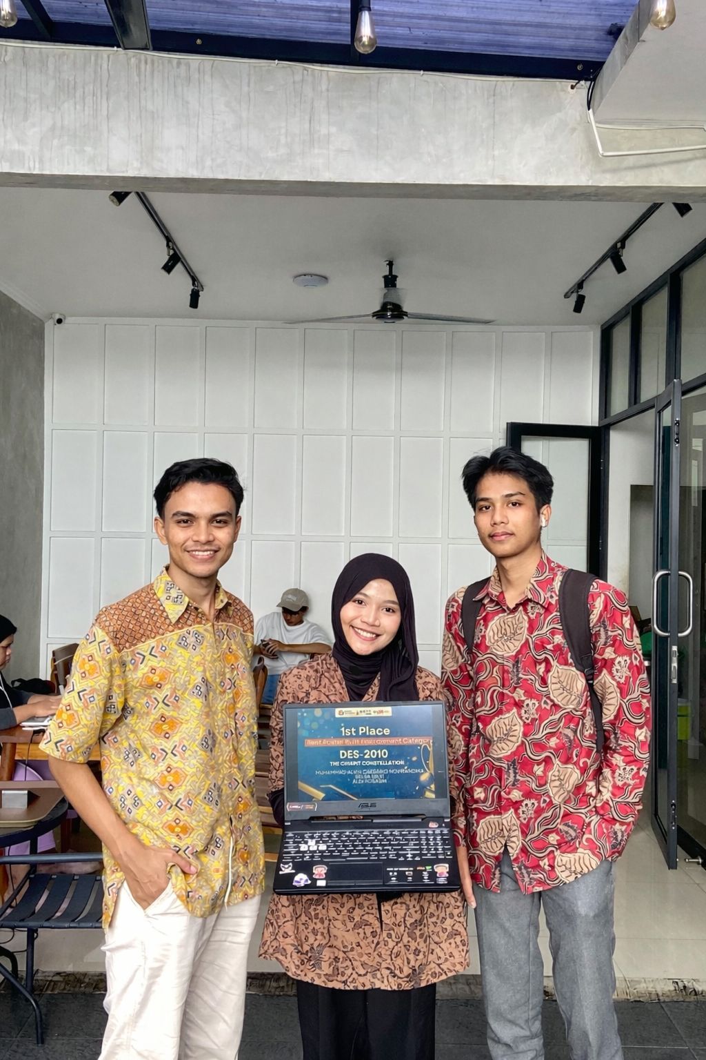 Tim Mahasiswa Pendidikan Teknik Arsitektur FPTI UPI Raih Juara 1 Best Poster Kategori Built Environment di Ajang Internasional RAVTE 2026
