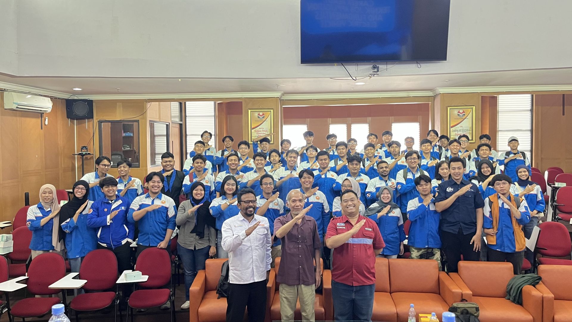 Himpunan Mahasiswa Pendidikan Teknik Otomotif (MOC) FPTI UPI Gelar Kuliah Umum “Career Ready: Teknik Job Application and Fundamentals Electric Vehicle”