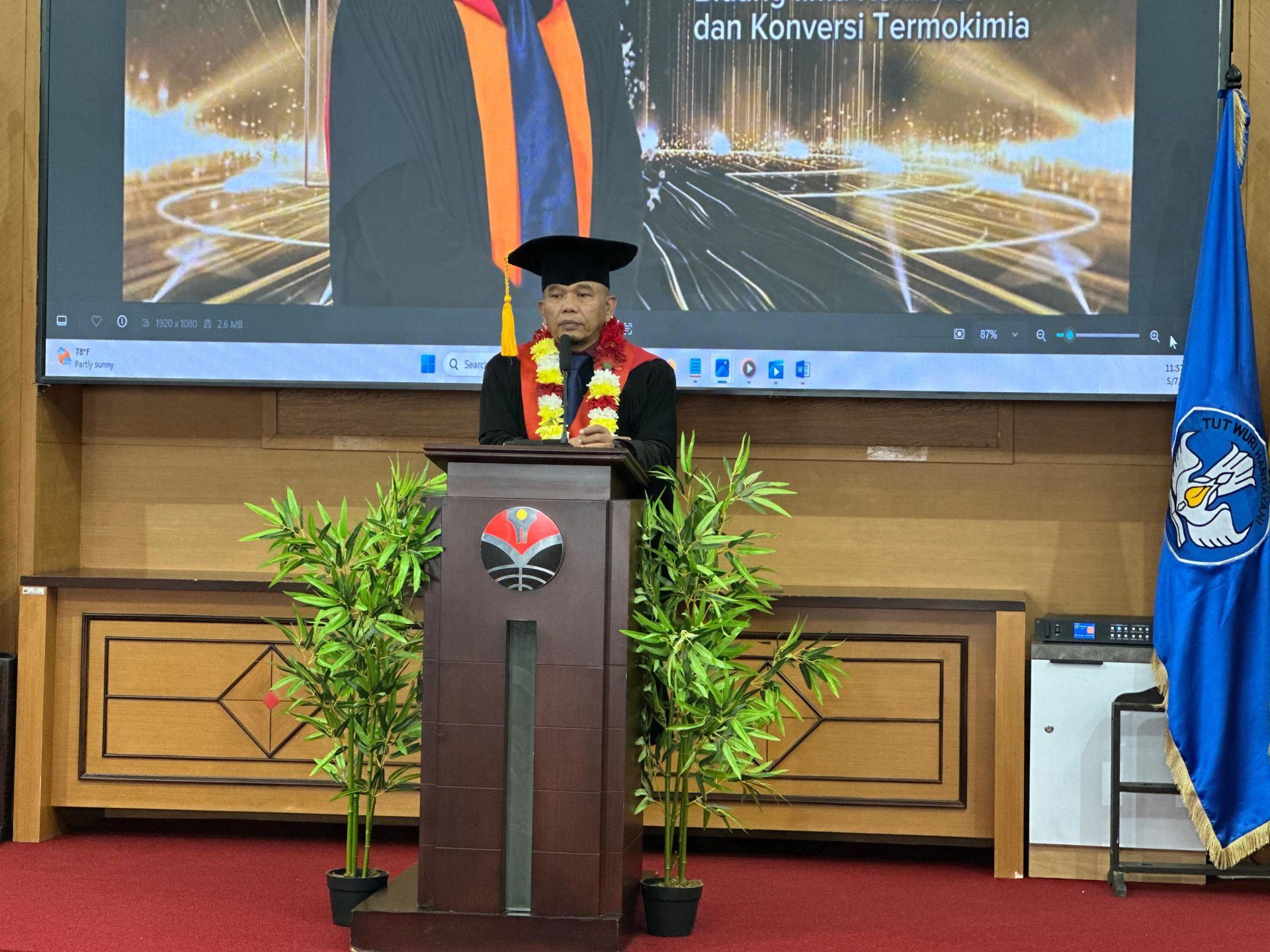 FPTI UPI Sambut Pengukuhan Prof. Dr. Indra Mamad Gandidi, S.T., M.T. sebagai Guru Besar Bidang Konversi dan Konservasi Termokimia