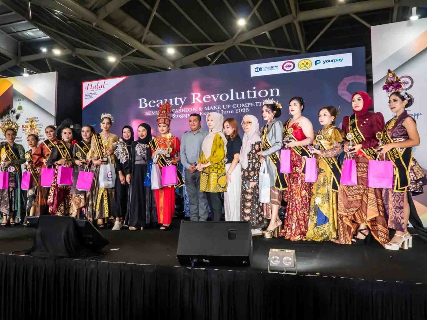 Dosen Pendidikan Tata Busana FPTI UPI Dipercaya Menjadi Juri Internasional pada Kompetisi Fashion dan Makeup di Singapore Expo