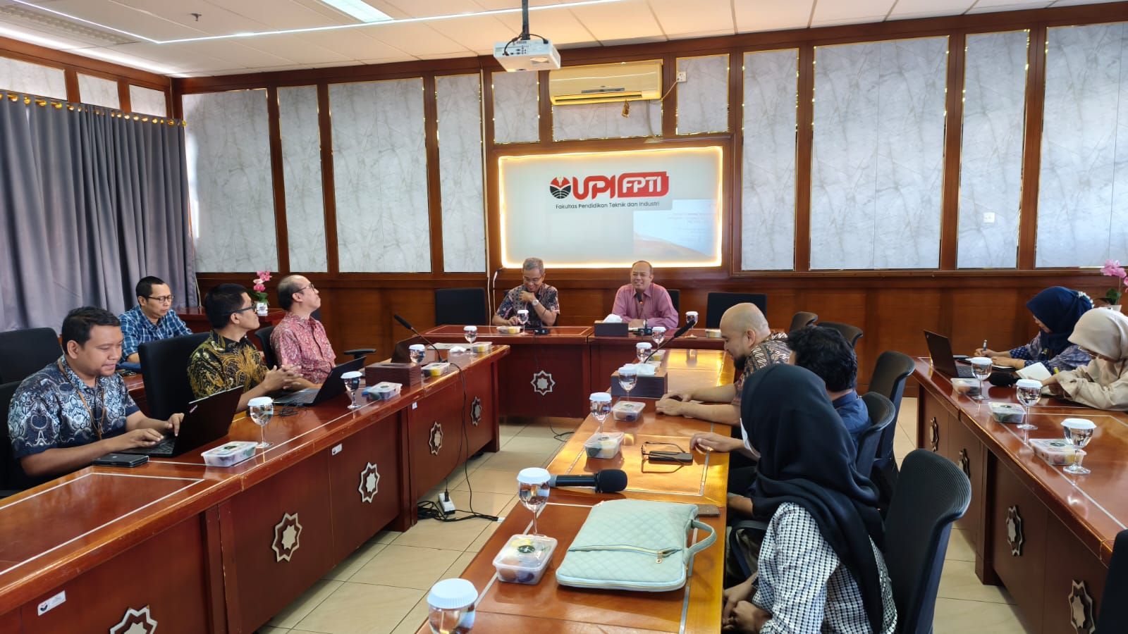 FPTI UPI dan STEI ITB Jajaki Kerja Sama Program Fast Track Sarjana–Magister (JKSM) untuk Cetak Talenta Unggul