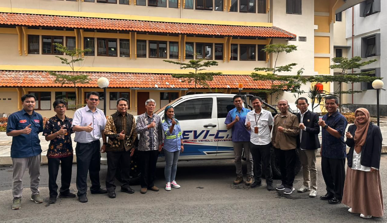 KOLABORASI INOVATIF TRIPLE HELIX: KONVERSI TOYOTA HILUX BERBAHAN BAKAR FOSIL MENJADI MOBIL LISTRIK OLEH PRODI PTO FPTK UPI, PT. HIOKI INDONESIA, DAN PT. BIMA NUSA INTERNASIONAL