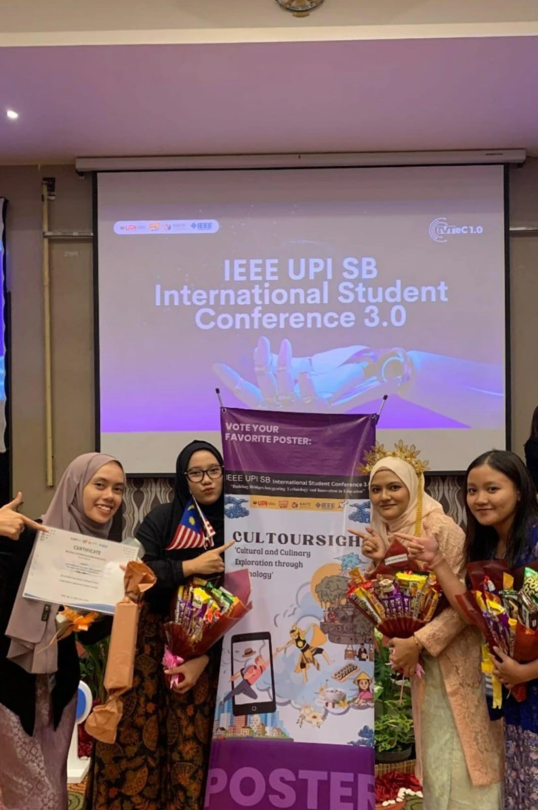 Kolaborasi mahasiswa Prodi Pendidikan Tata Boga beserta mahasiswa lain dari Indonesia dan Malaysia meraih The 3rd Winner of Best Innovation Challenge Project dalam The IVTeC Summer Course 2024