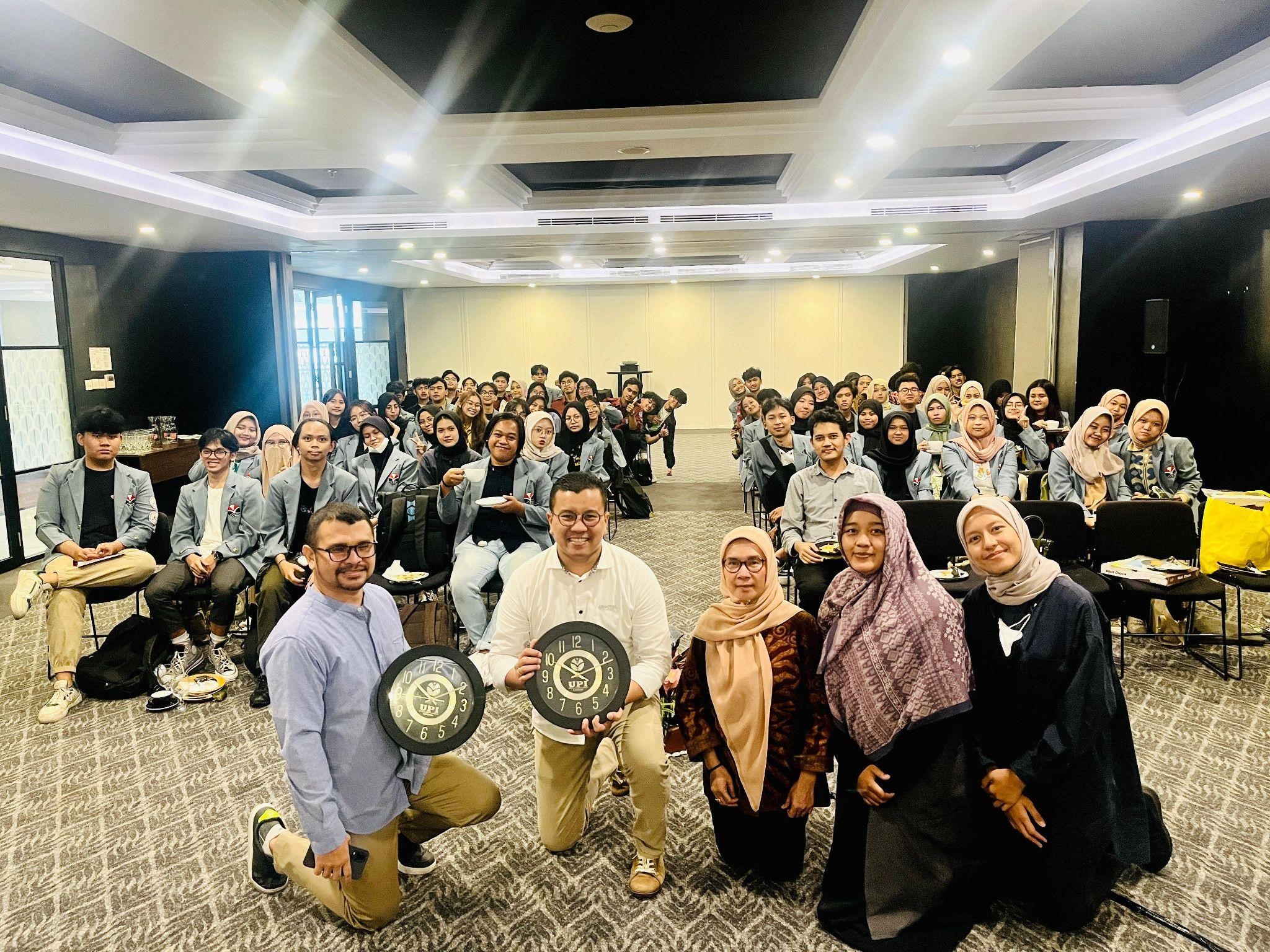 Mahasiswa Arsitektur UPI Ikuti Kuliah Lapangan di Hotel De Braga by Artotel