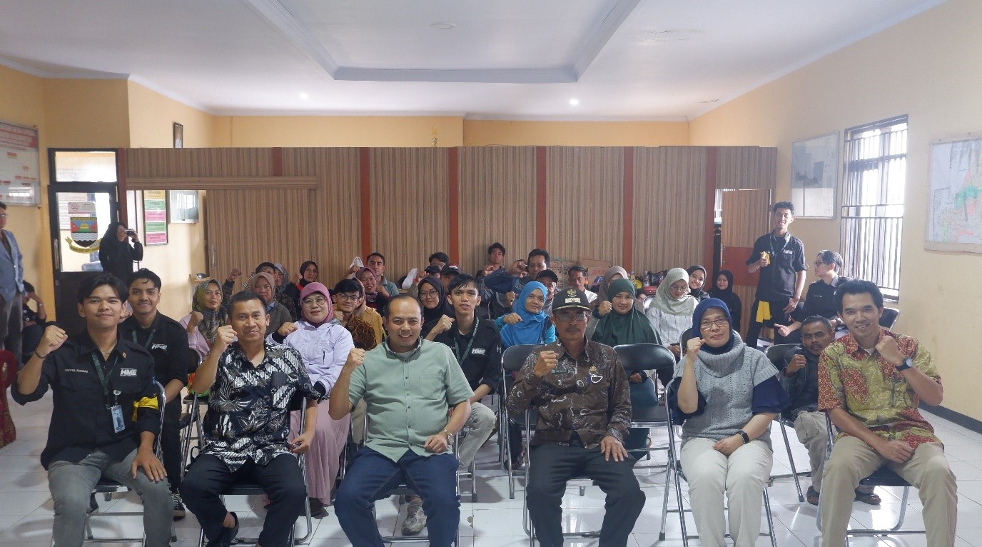 Pengabdian Kepada Masyarakat di Desa Cipada, Cikalongwetan, Kabupaten Bandung Barat: Implementasi Praktik Hemat Energi, Pelatihan Kapasitor Bank,  dan Sistem Pengaman Grounding