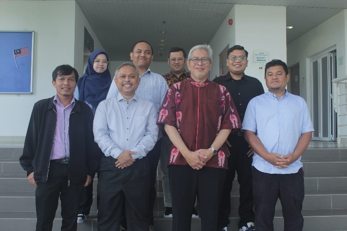 PRODI TEKNIK ELEKTRO, TEKNIK ENERGI TERBARUKAN SERTA PENDIDIKAN TEKNIK OTOMASI INDUSTRI DAN ROBOTIKA BERPARTISIPASI DALAM WORKSHOP FABRIKASI SEL SURYA PEROVSKITE DI SOLAR ENERGY RESEARCH INSTITUTE (SERI)