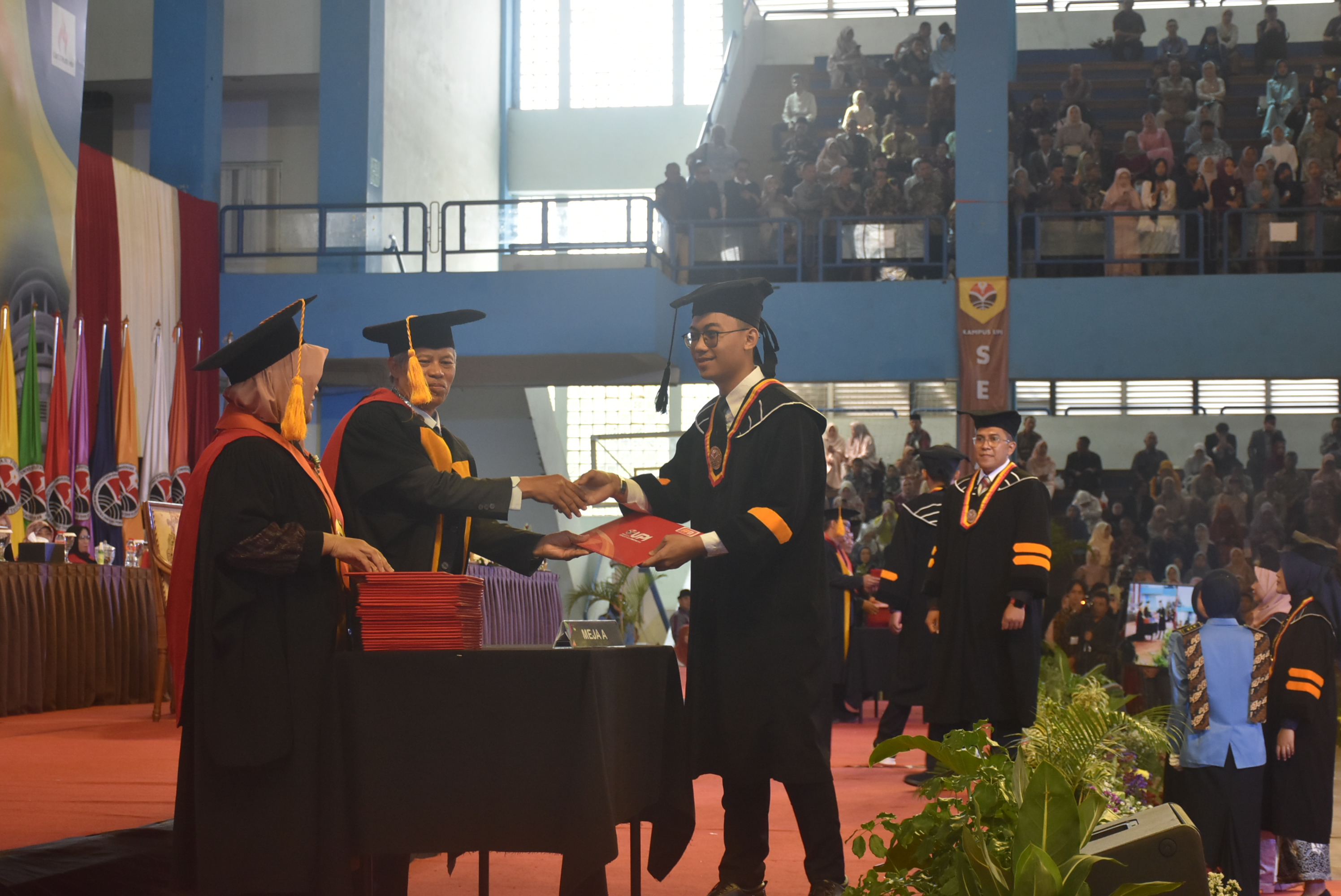 Kisah Krisna Dwi Nurikhsani Menjadi Wisudawan Terbaik FPTI UPI