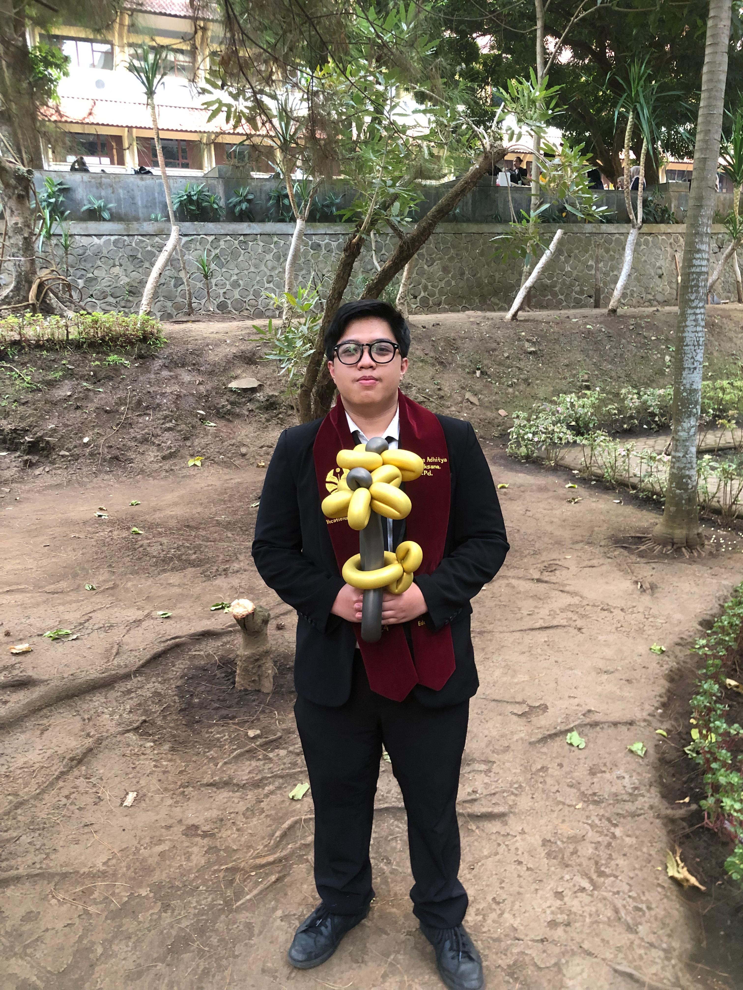 Mahesa Adhitya Wicaksana wisudawan terbaik prodi Pendidikan Teknik Arsitektur FPTI UPI raih predikat Cumlaude