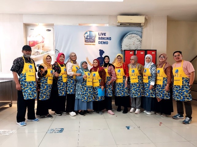 Pelatihan pengolahan Oriental Food dalam rangka Capacity Building Dosen dan Tendik Prodi Pendidikan Tata Boga UPI  yang dilaksanakan di Bogasari Baking Center, Bogor.
