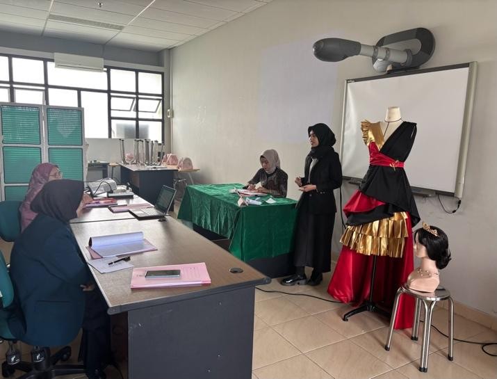 Pelaksanaan Sidang Skripsi di Program Studi Pendidikan Tata Busana: Langkah Akhir Menuju Gelar Sarjana