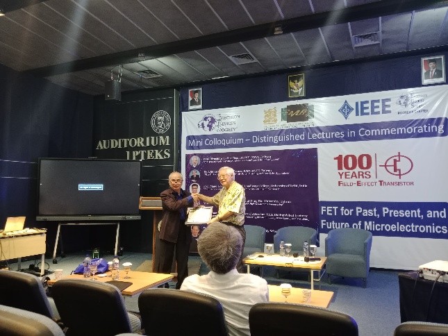 Mahasiswa Perwakilan IEEE Student Branch dan Dosen Perwakilan IEEE EDS dari UPI Hadiri MQ Distinguished Lecture di ITB