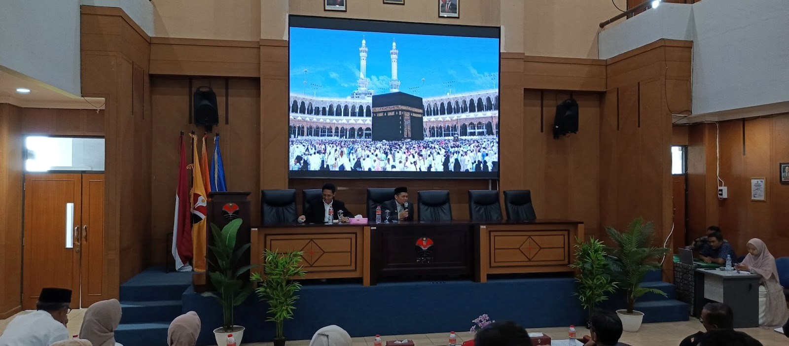 Dekan FPTI UPI Gelar Pelepasan Calon Jemaah Haji 2025 dengan Penuh Khidmat