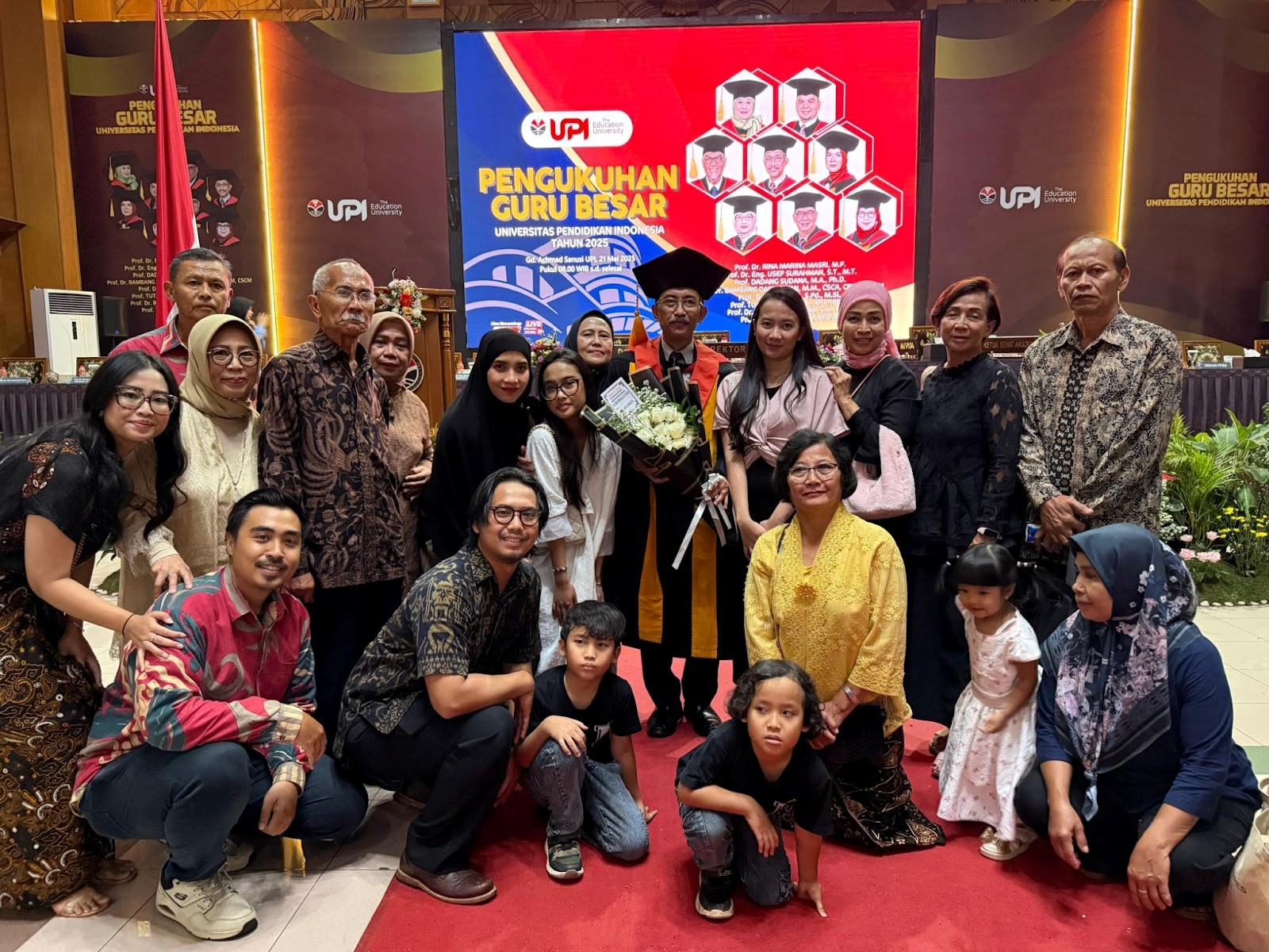 FPTI UPI Hadirkan Inovasi Edu-Logistics Hub melalui Orasi Guru Besar Prof. Dr. Bambang Darmawan