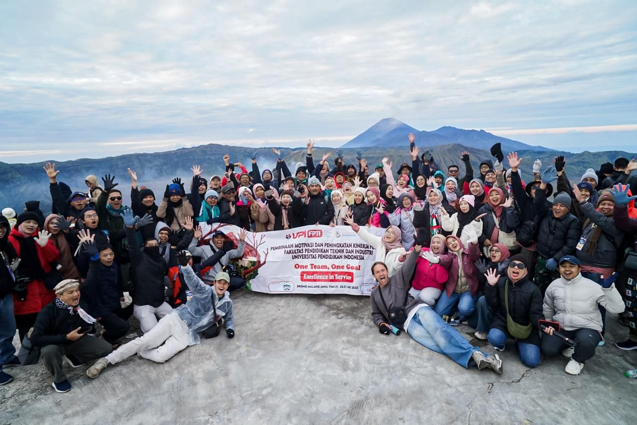 FPTI UPI Gelar Kegiatan Pembinaan Motivasi dan Peningkatan Kinerja Pegawai 2025 di Bromo–Malang: Bangun Budaya Kerja Positif dan Inovatif