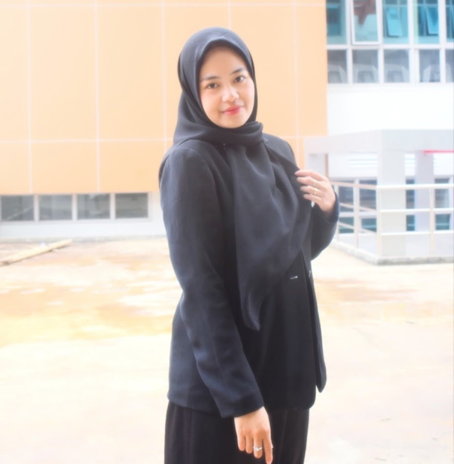 Langkah Kecil, Mimpi Besar: Perjalanan Siti Arafah Menuju Lulusan Terbaik Prodi PKK FPTI UPI Wisuda Gelombang II 2025