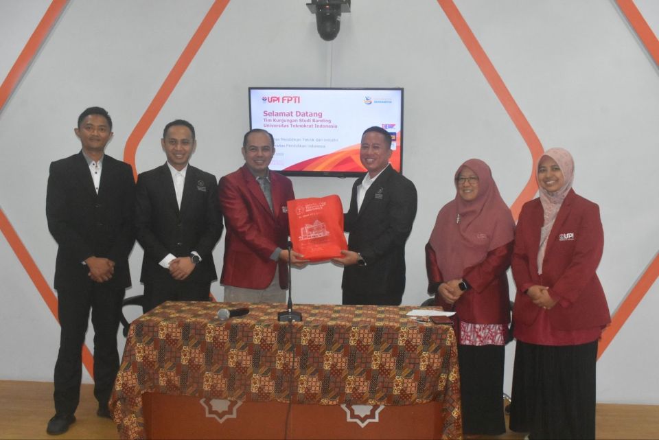 Kunjungan Fakultas Teknik dan Ilmu Komputer Universitas Teknokrat Indonesia ke FPTI UPI: Perkuat Sinergi di Bidang Pendidikan Teknik dan Inovasi Teknologi