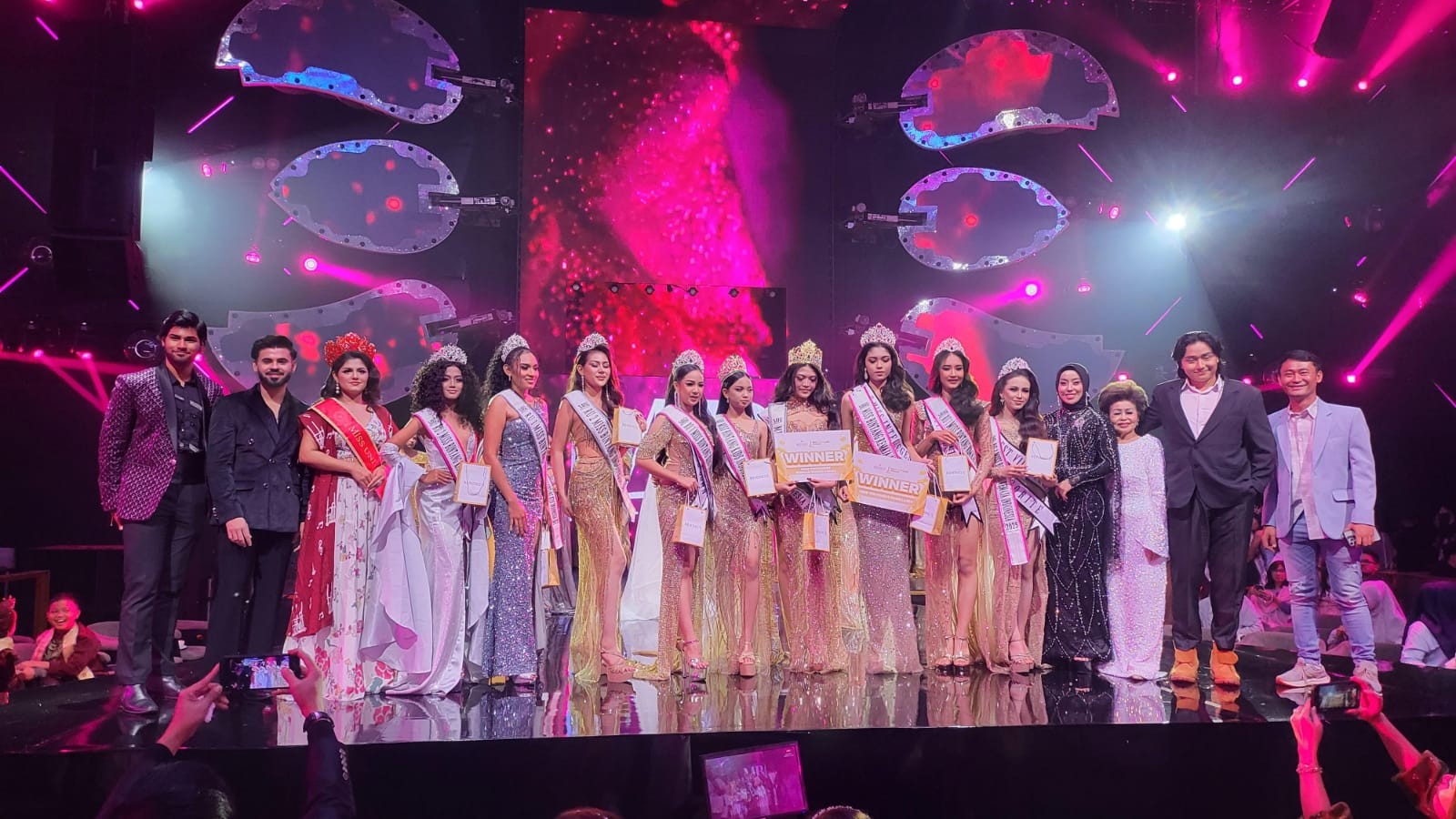 FPTI UPI Bangga, Dr. Asri Wibawa Sakti Harumkan Nama Fakultas di Ajang Miss Bintang Indonesia 2025