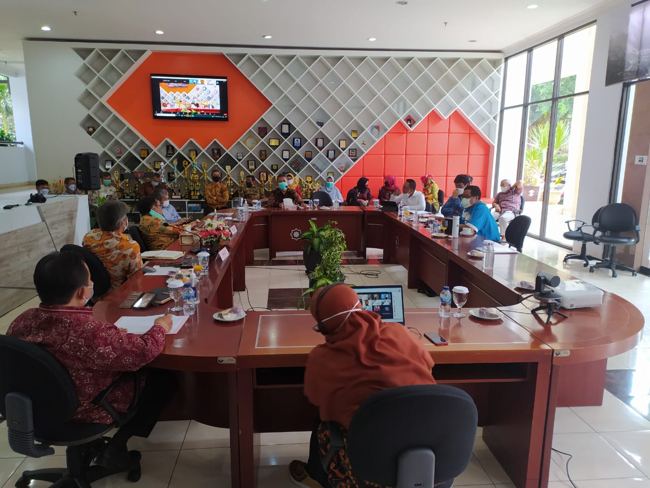 Rektor Universitas Pendidikan Indonesia Lakukan Kunjungan ke FPTK UPI